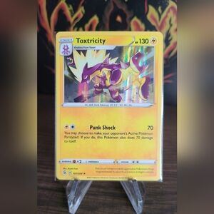 Toxtricity 107/264 Holo Rare Fusion Strike 2021 Pokemon Trading Card NM